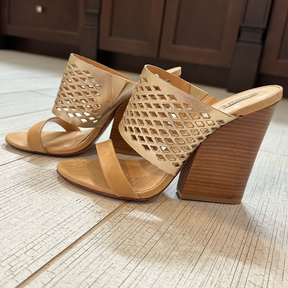 Schutz Leather Wedges - size 39 - gorgeous!